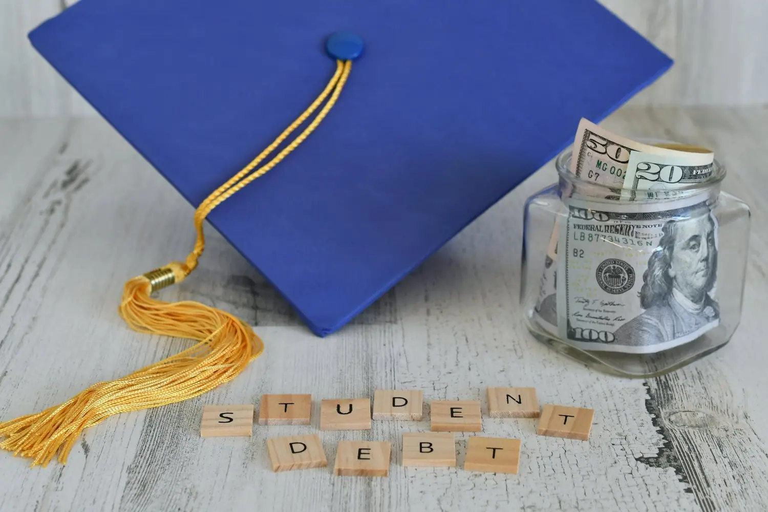 Zarządzanie długiem studenckim: Strategie spłaty i refinansowania